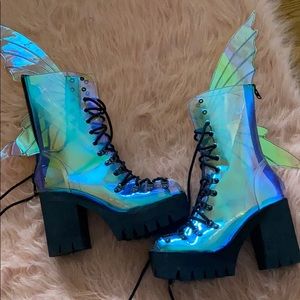Holographic Fairy Platforms